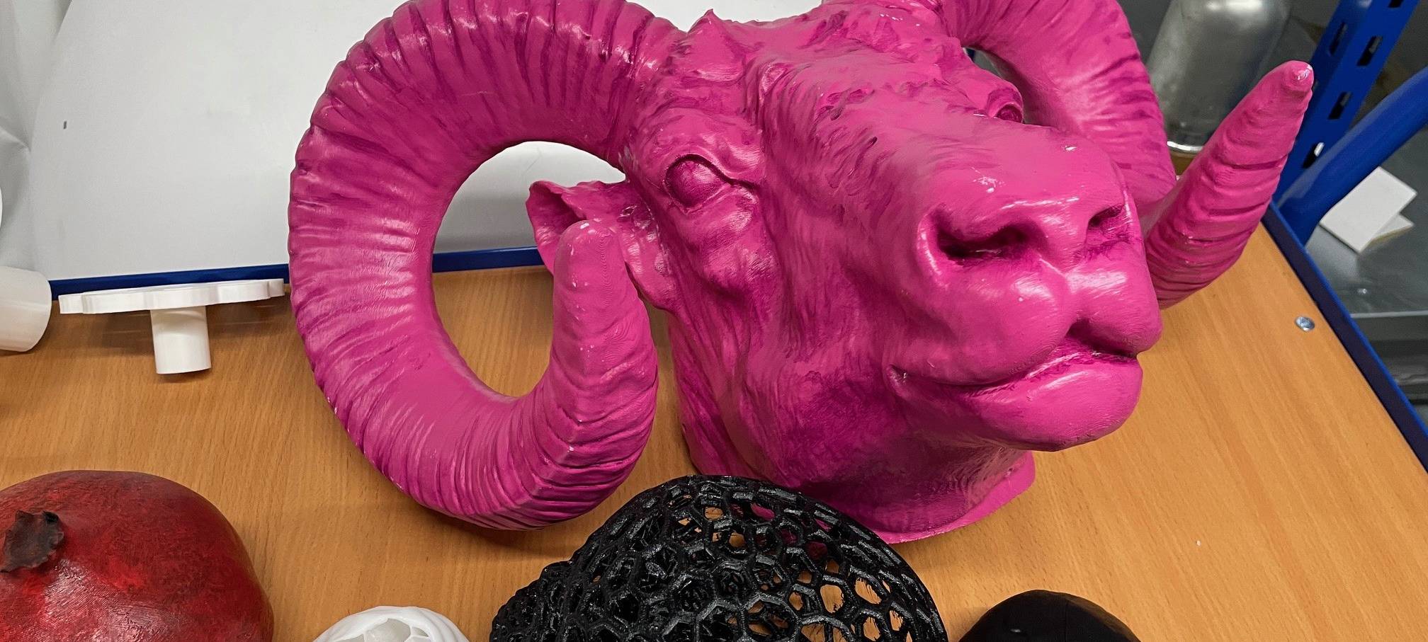 Requisiten in Essen aus dem 3D-Drucker: Besuch in der Werkstatt