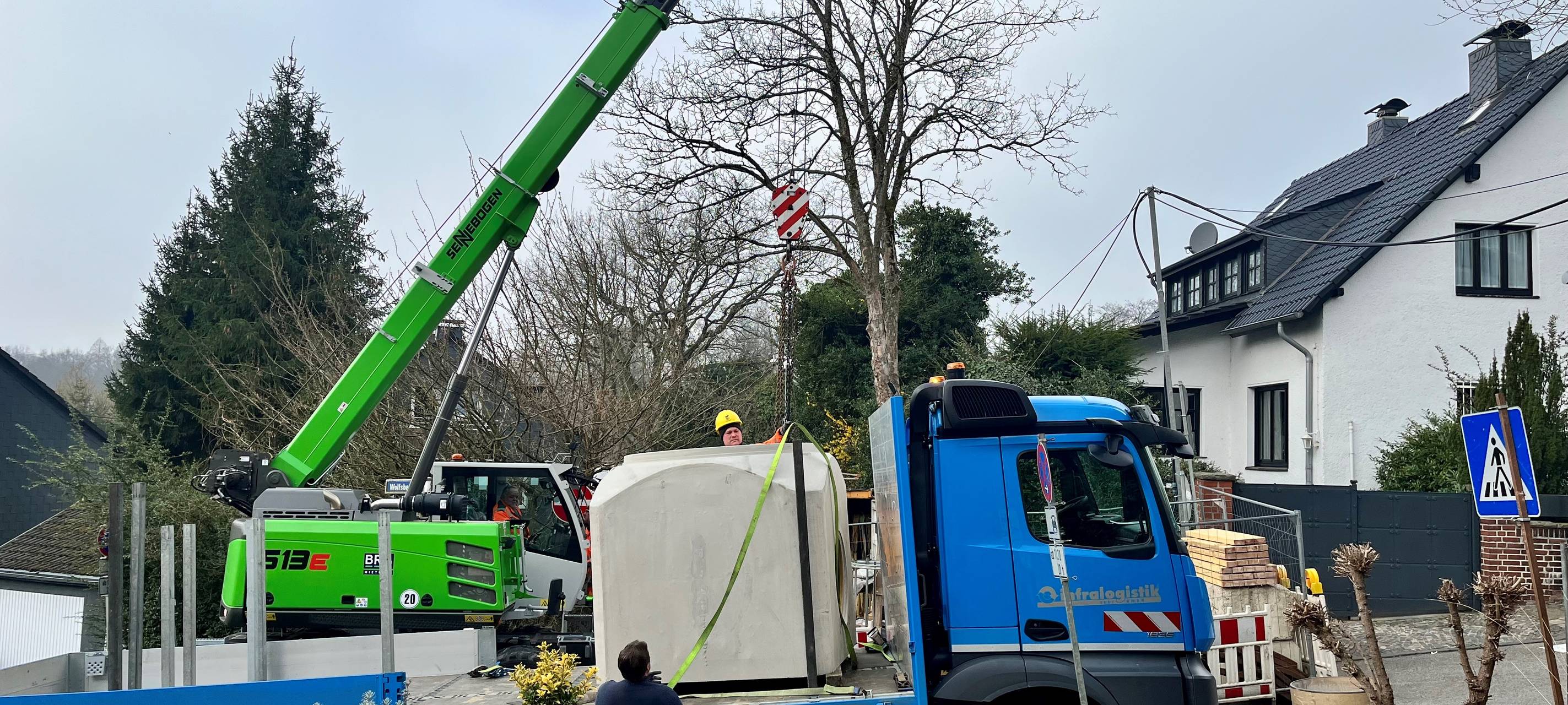 Stadtwerke Essen bauen tonnenschweren Schacht