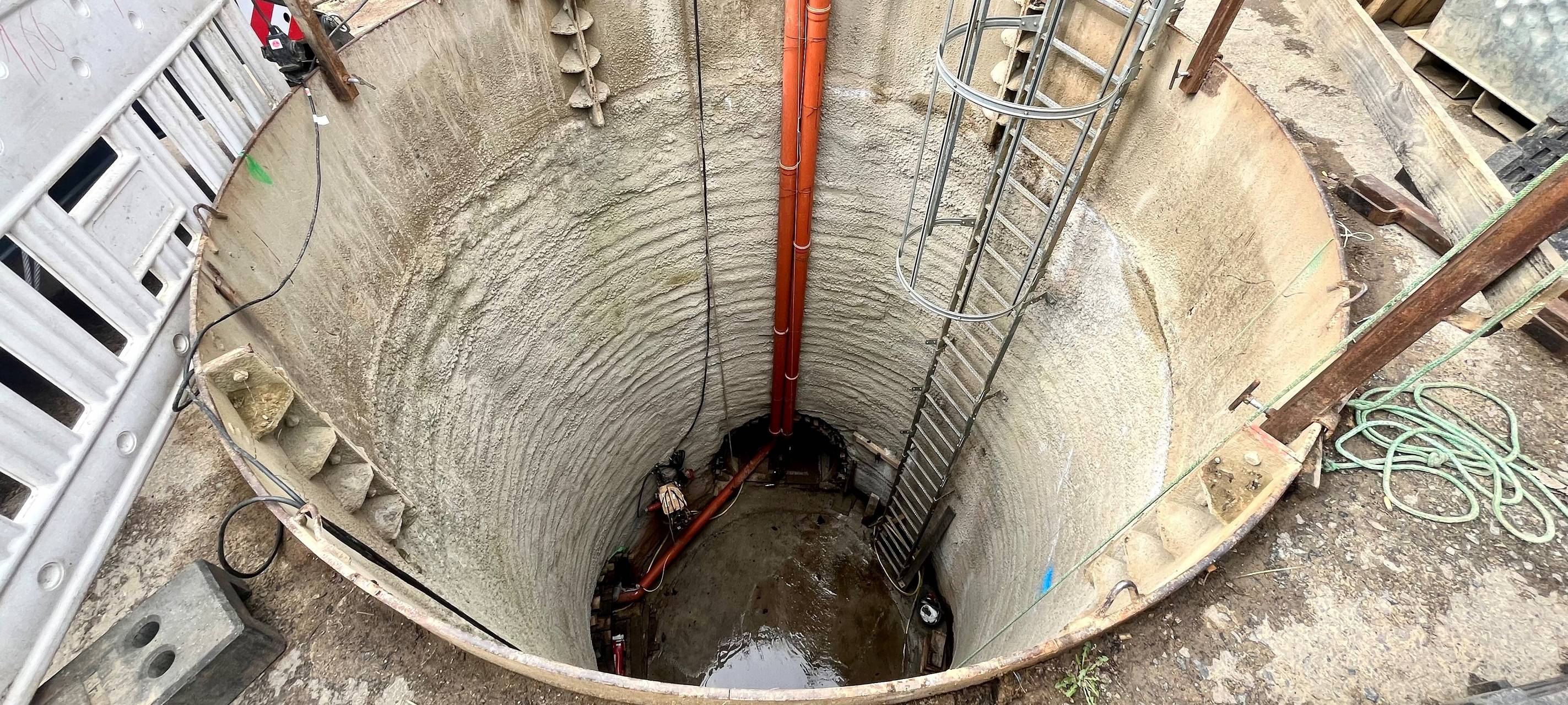 Stadtwerke Essen bauen tonnenschweren Schacht