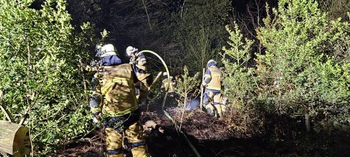 Brände in Essen - schwieriger Einsatz an einer Klippe