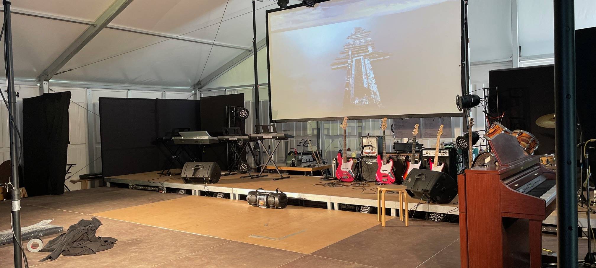 Schule in Essen bekommt großes Festzelt