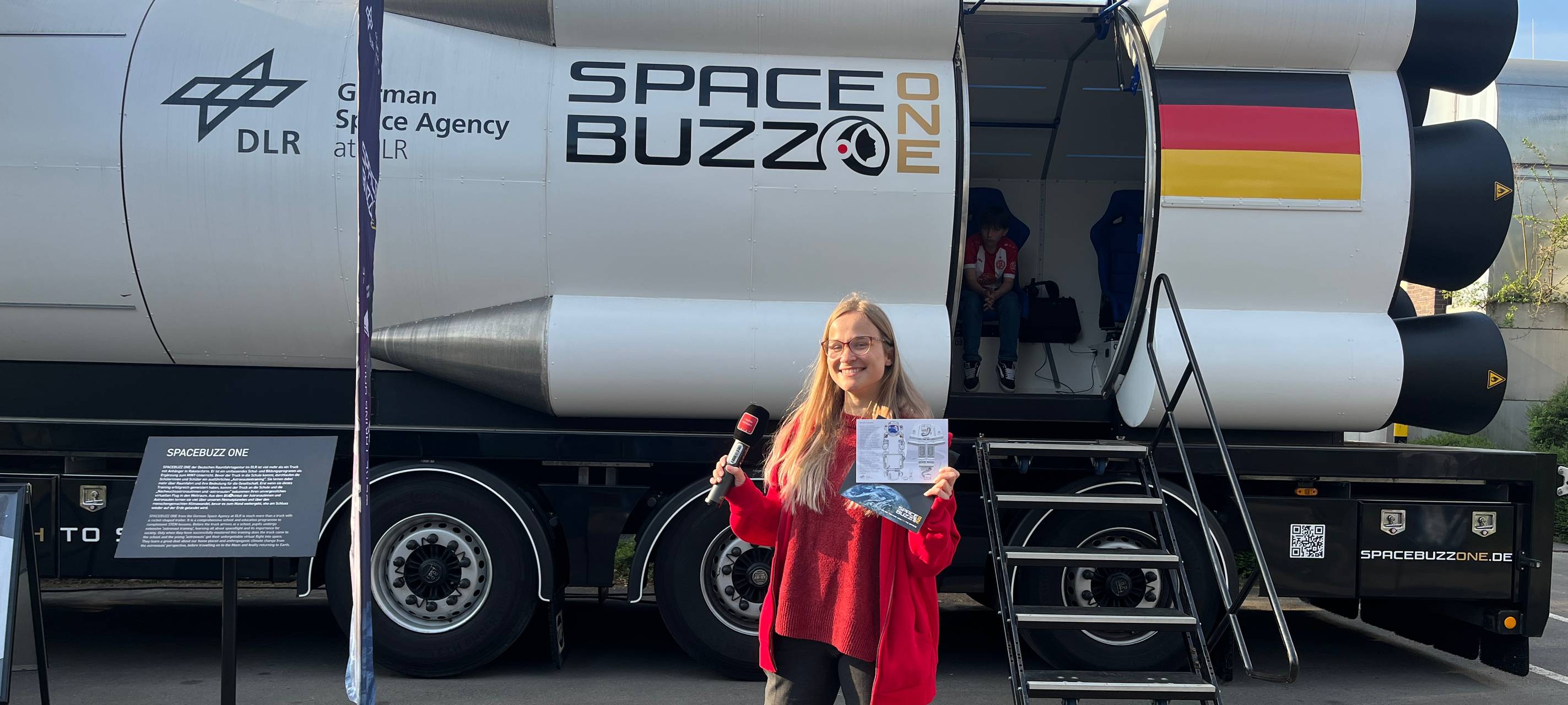 Rakete in Essen - Schüler fliegen virtuell zum Mond