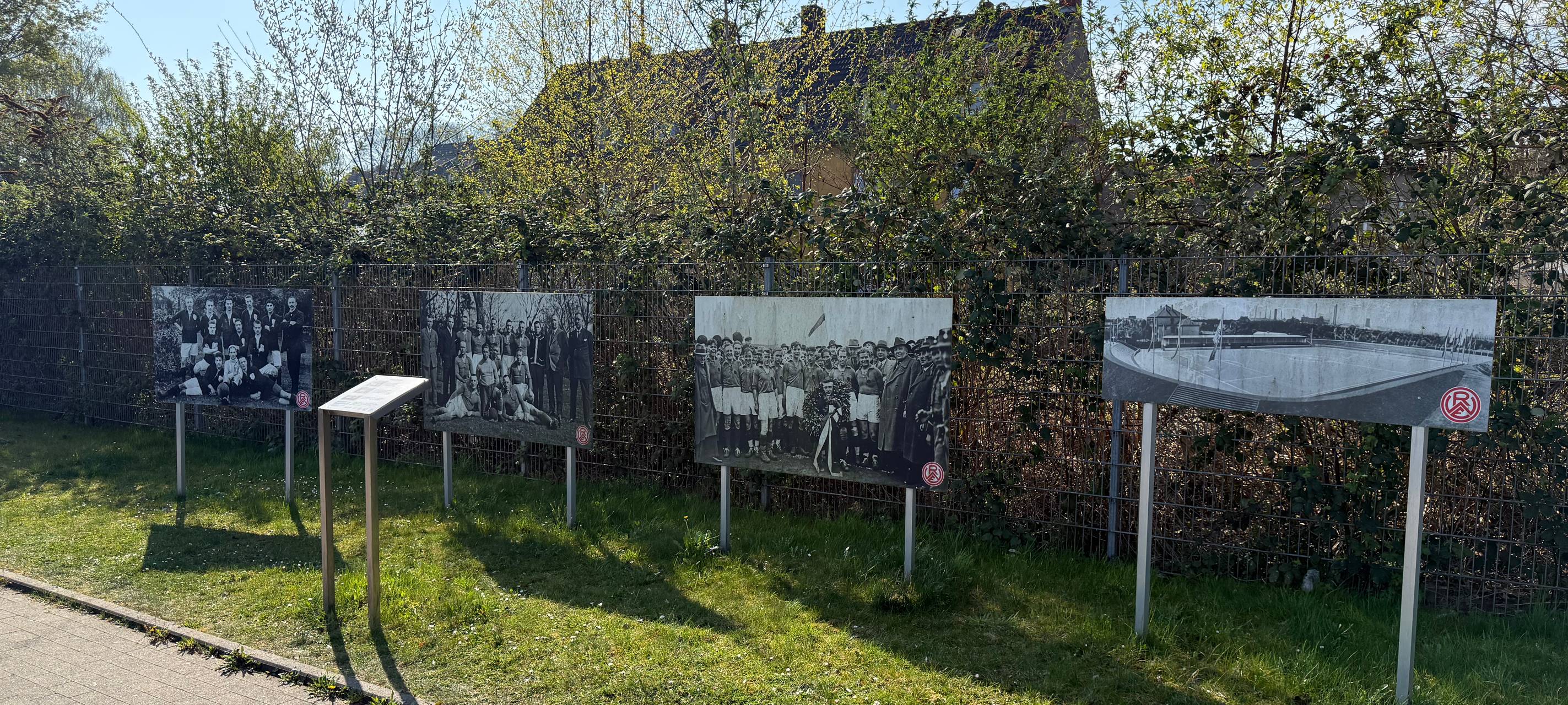 Becherspende bei RWE-Spiel in Essen: Alte Tribüne soll nachgebaut werden
