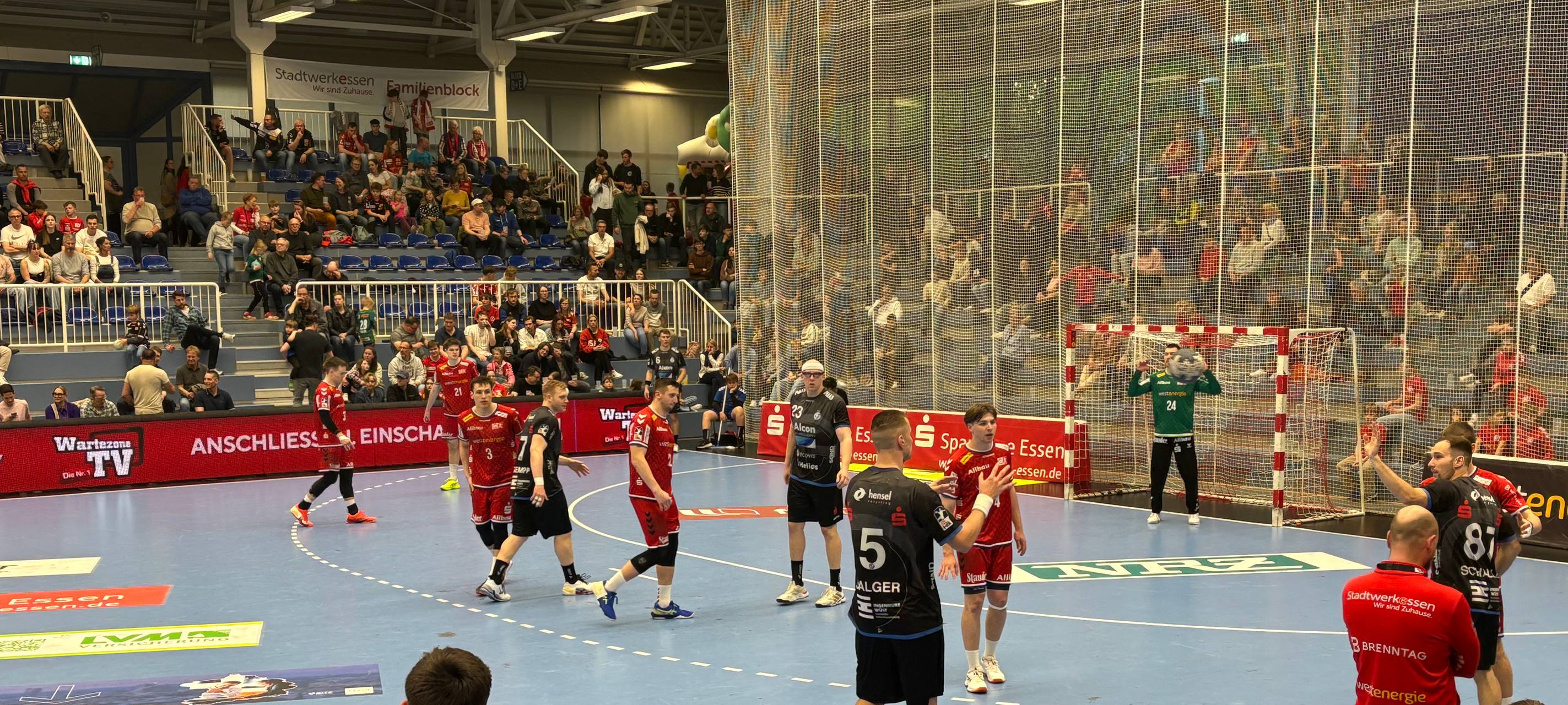 TUSEM Essen feiert wichtigen Sieg vor heimischer Kulisse
