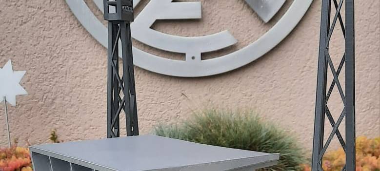 Becherspende bei RWE-Spiel in Essen: Alte Tribüne soll nachgebaut werden