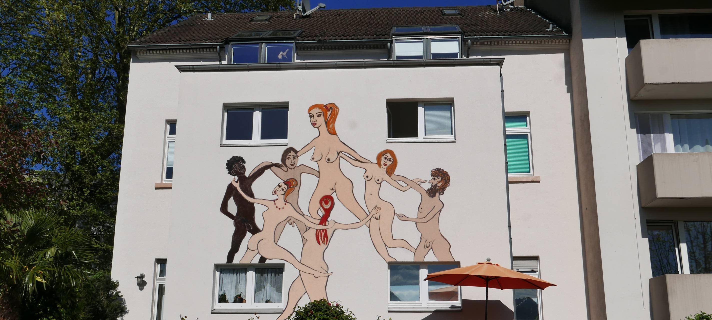 Nackte tanzen in Essen - auf dem Haus