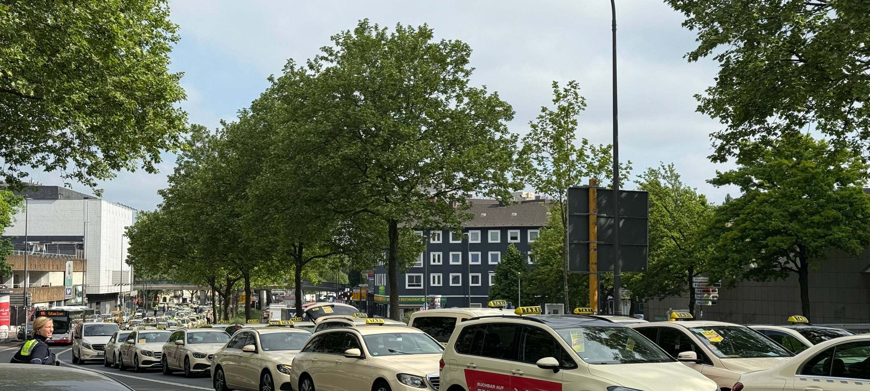 Taxi-Demo in Essen: "Wir kämpfen um unsere Existenz"