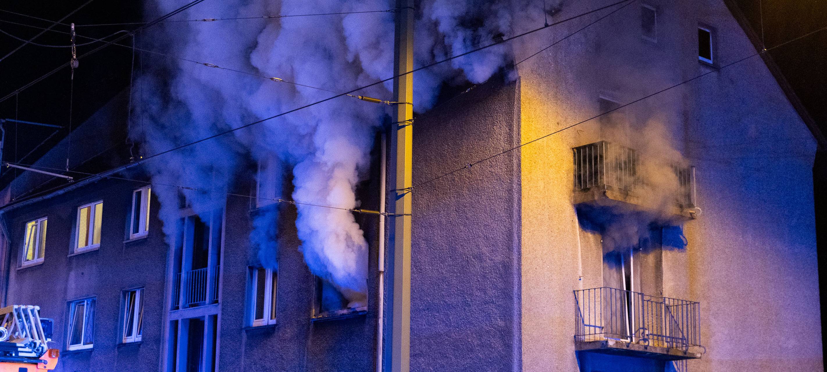 Feuerwehr Essen löscht brennende Wohnung