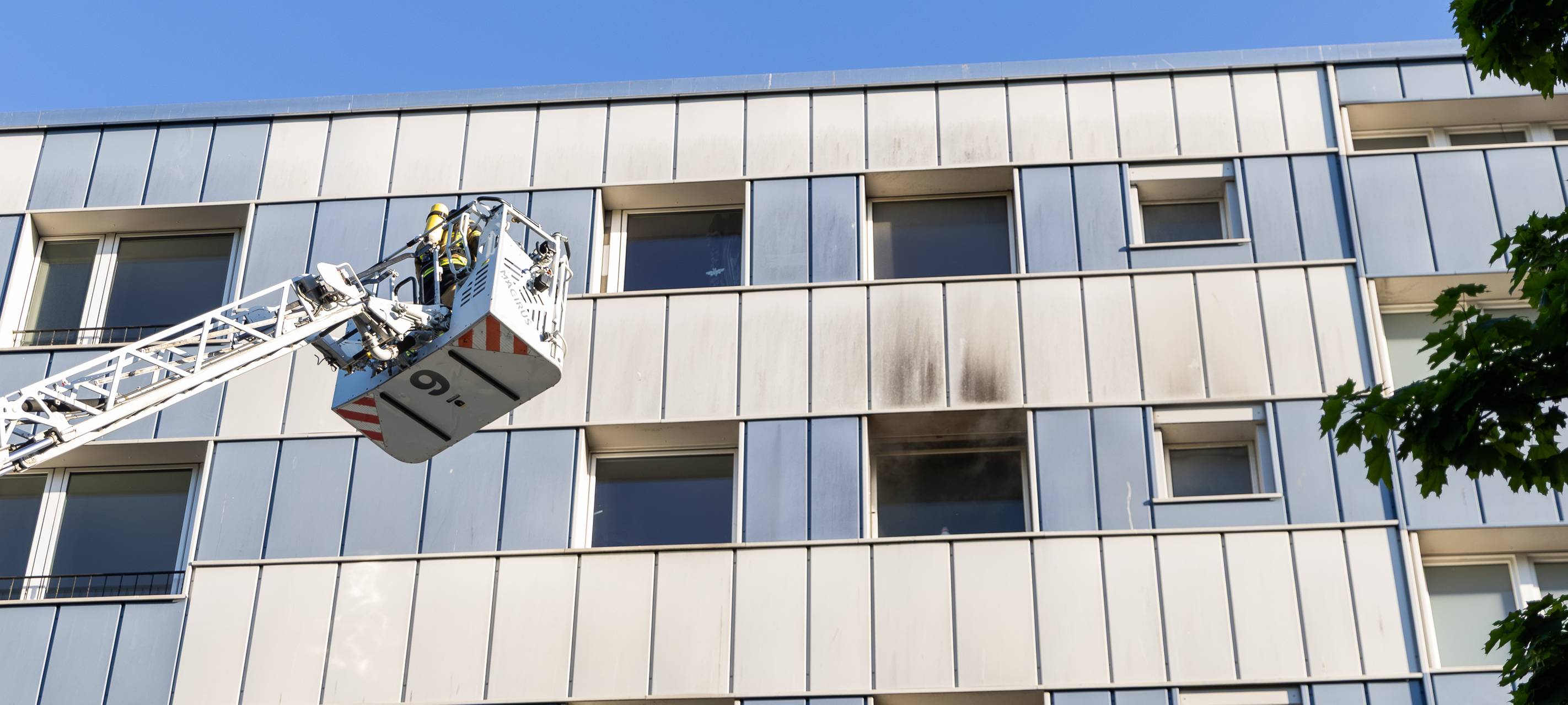 Feuerwehr Essen löscht Küchenbrand