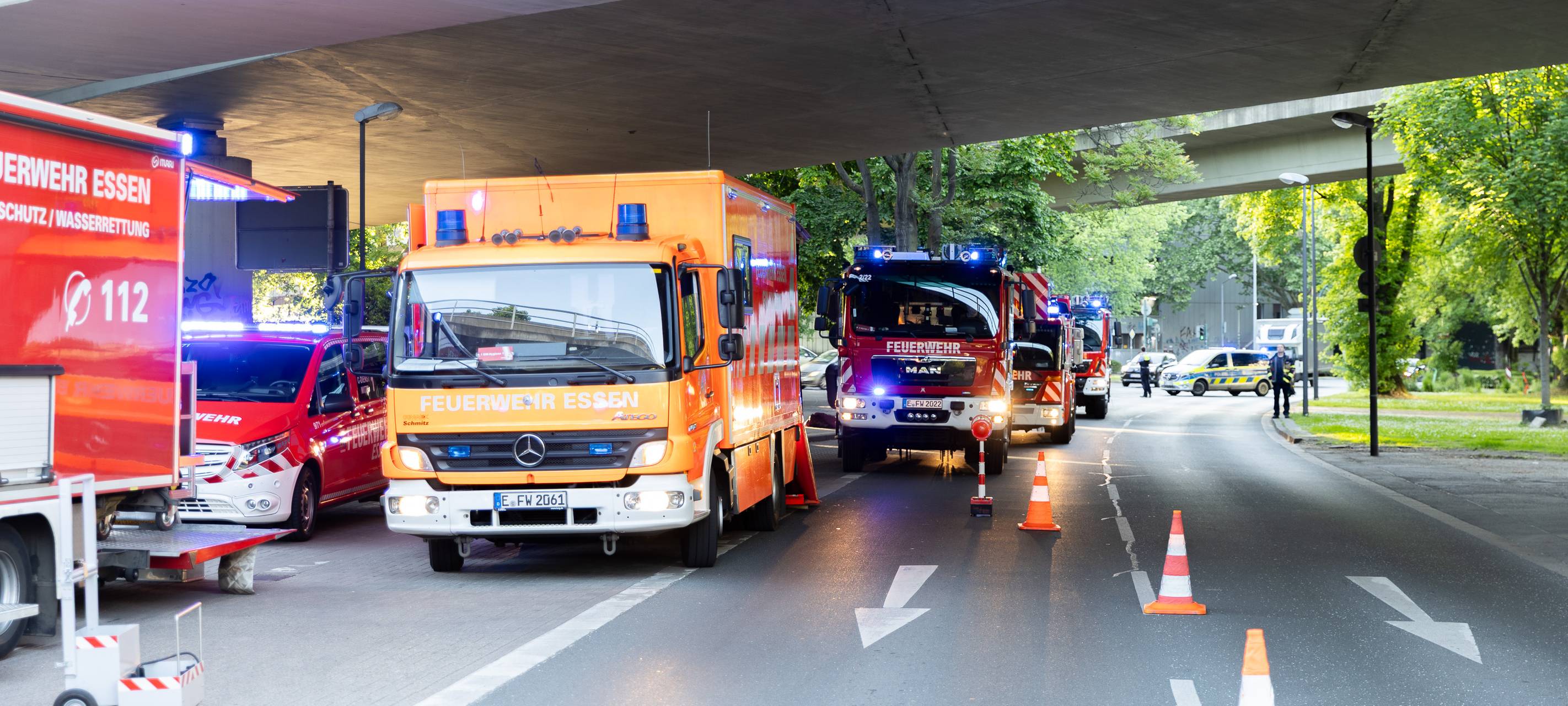 Feuerwehr Essen löscht Küchenbrand