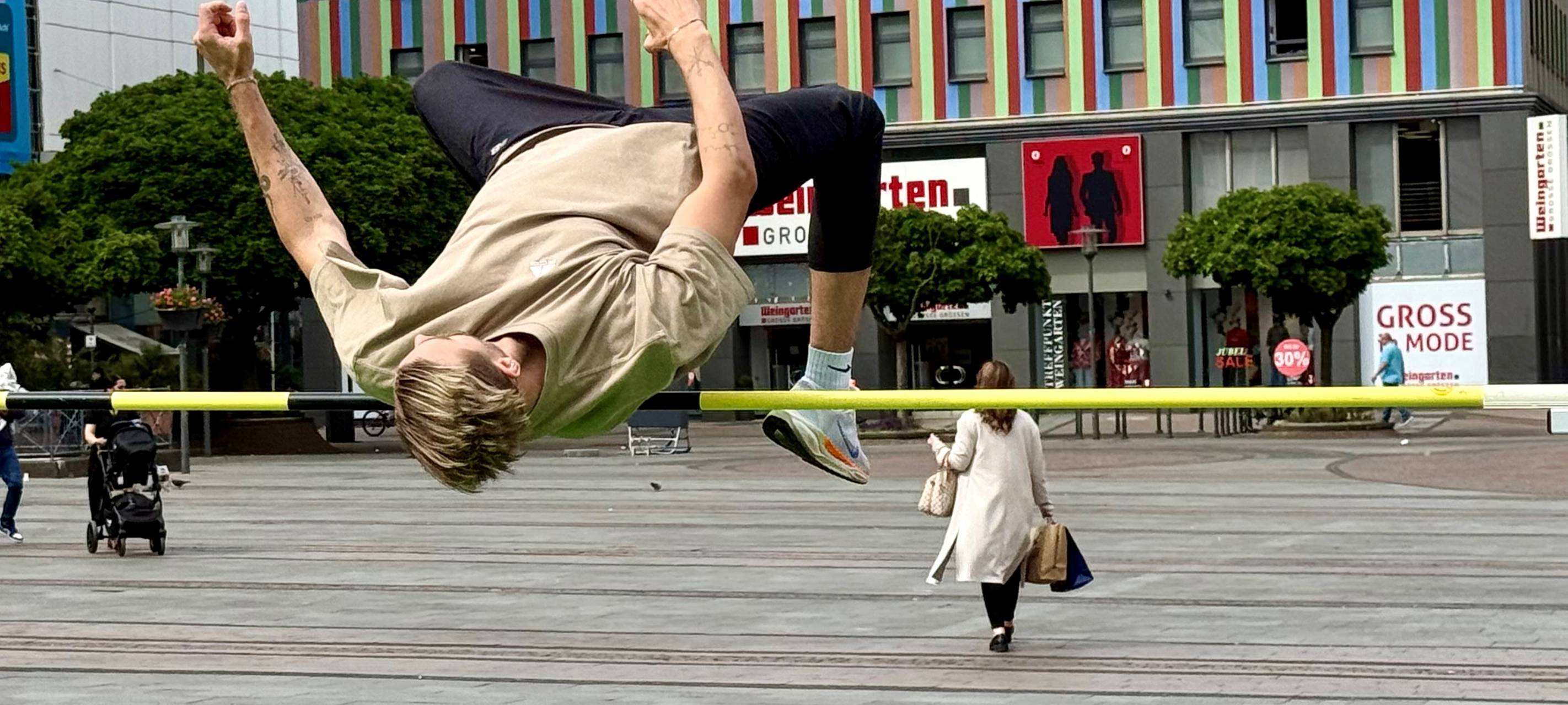 Überflieger in Essen - Spitzensport auf dem Kennedyplatz