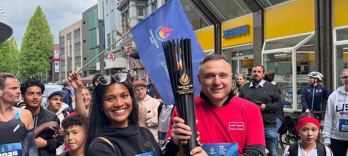 Übergabe der Fackel.