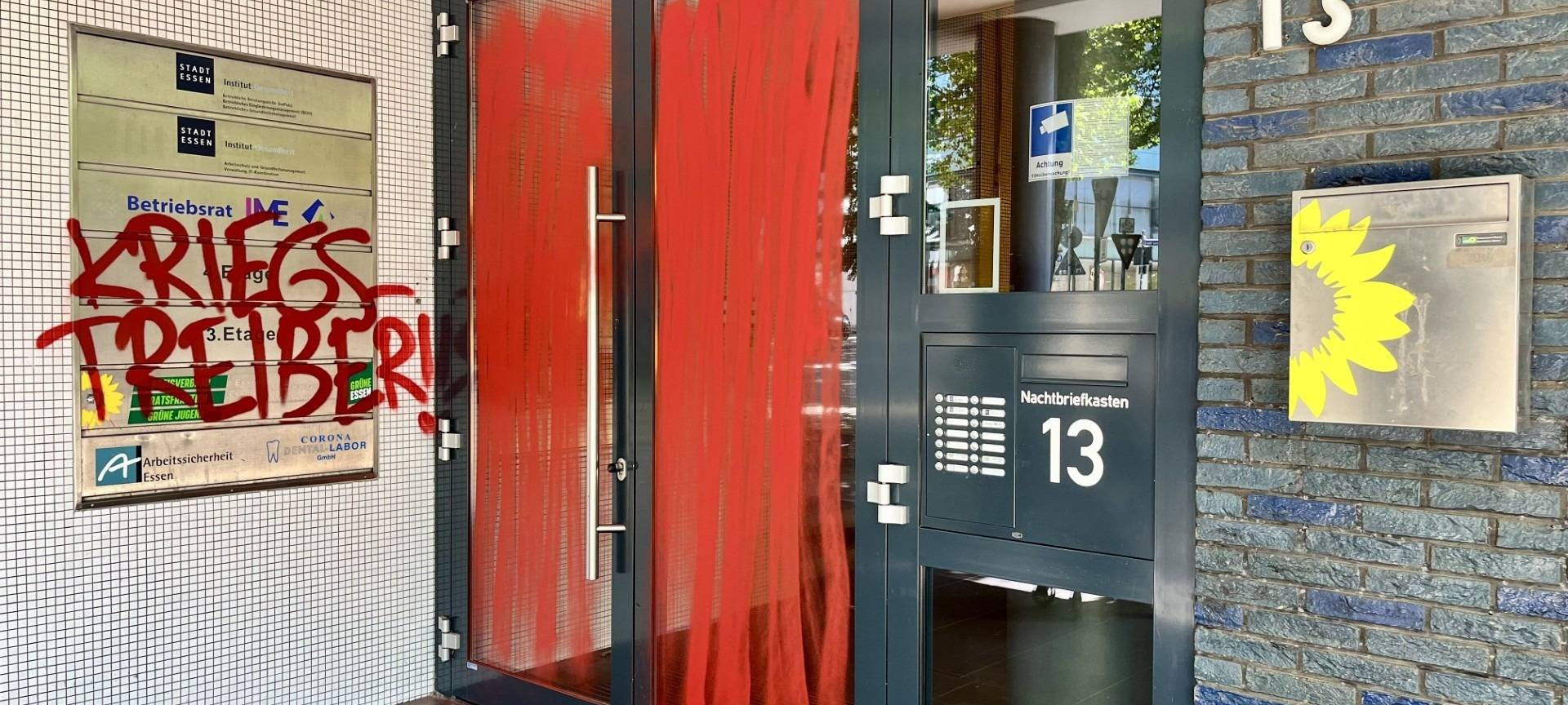 Parteizentralen in Essen beschmiert - Staatsschutz ermittelt