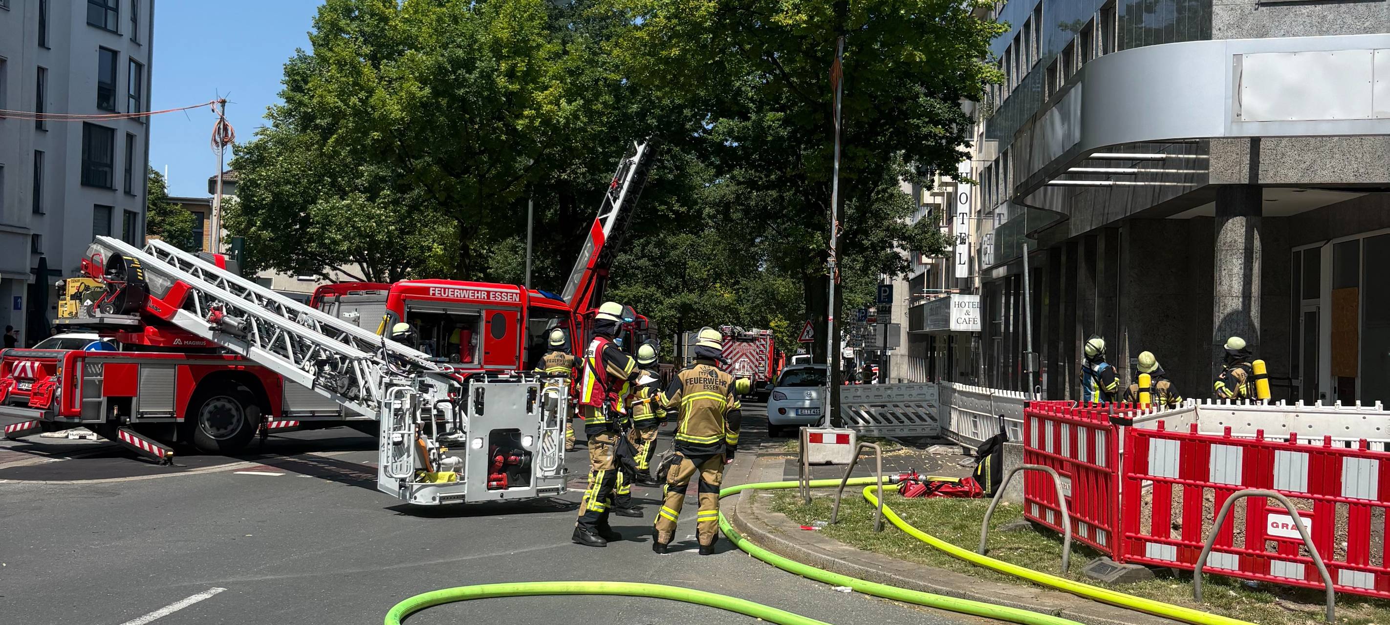 Kreuzung in Essen wegen Feuerwehreinsatz gesperrt