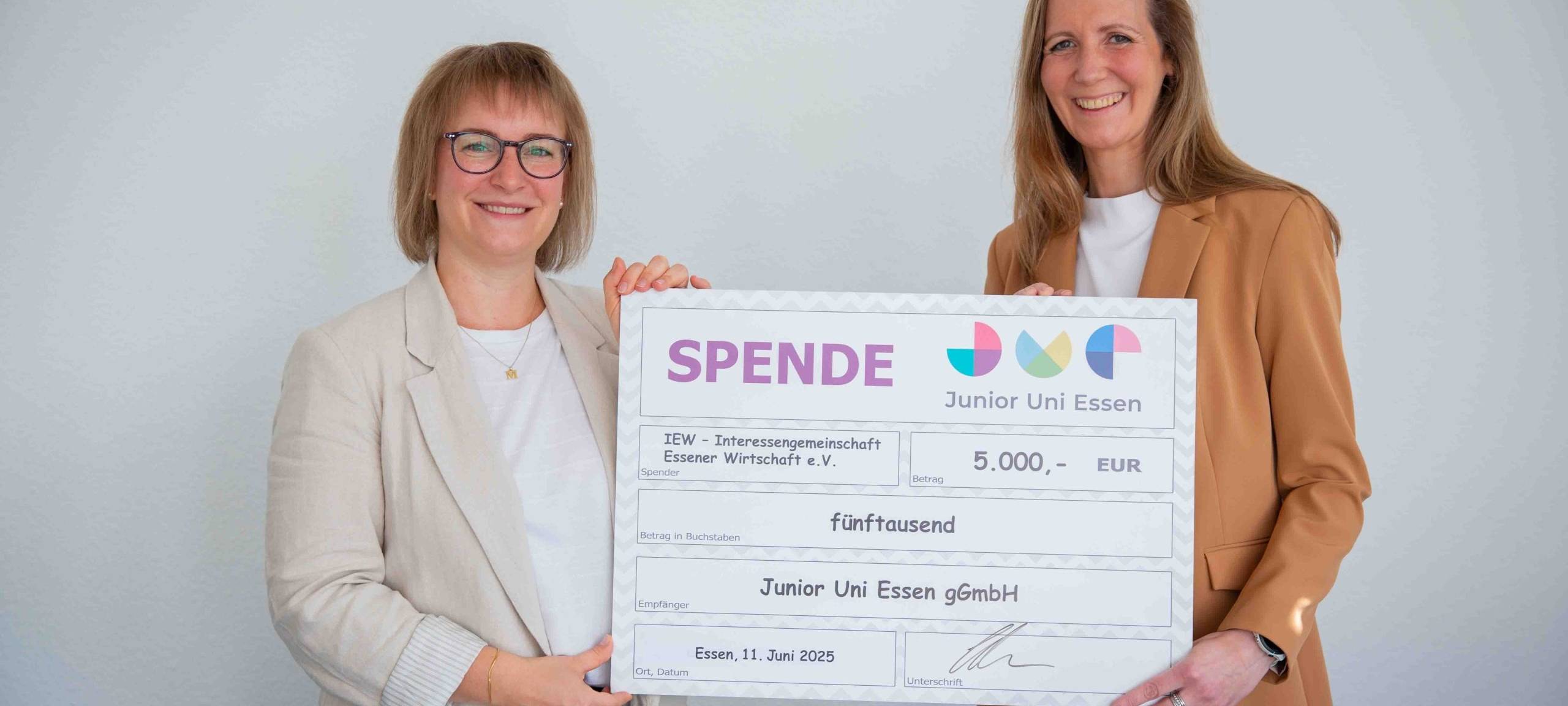 Spende für Junior Uni Essen