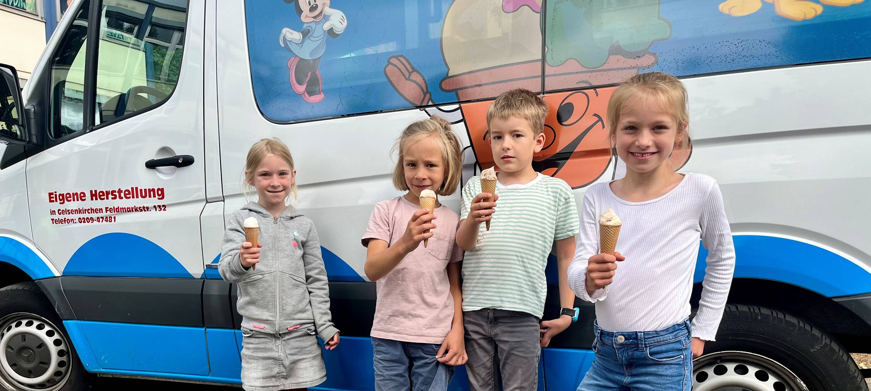 Eiswagen in Essen sorgt für glückliche Kinder
