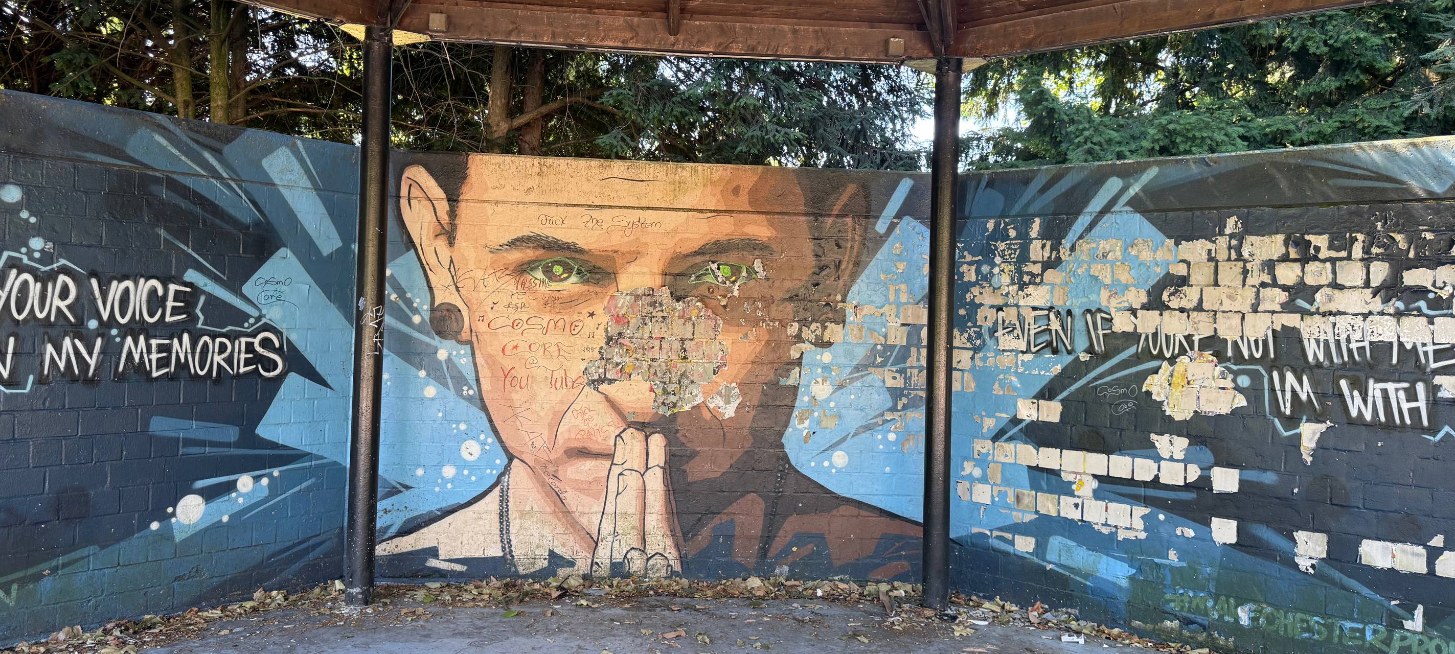 Chester Bennington-Denkmal in Essen braucht neuen Anstrich