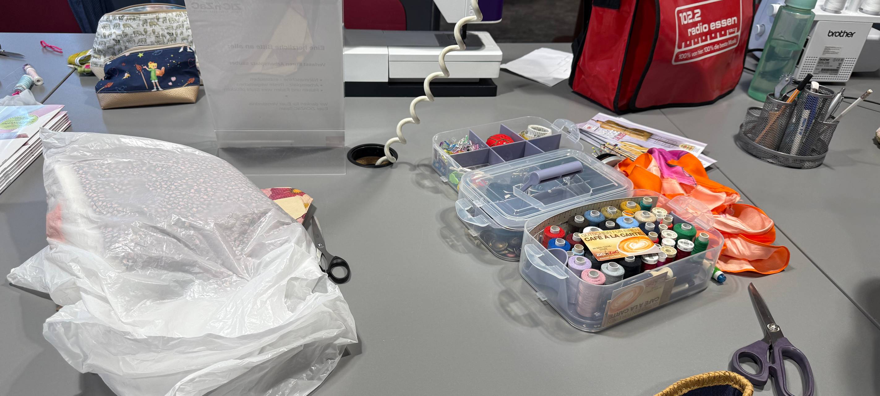 Oma-Hobby? Stricken und Töpfern in Essen begeistert junge Leute