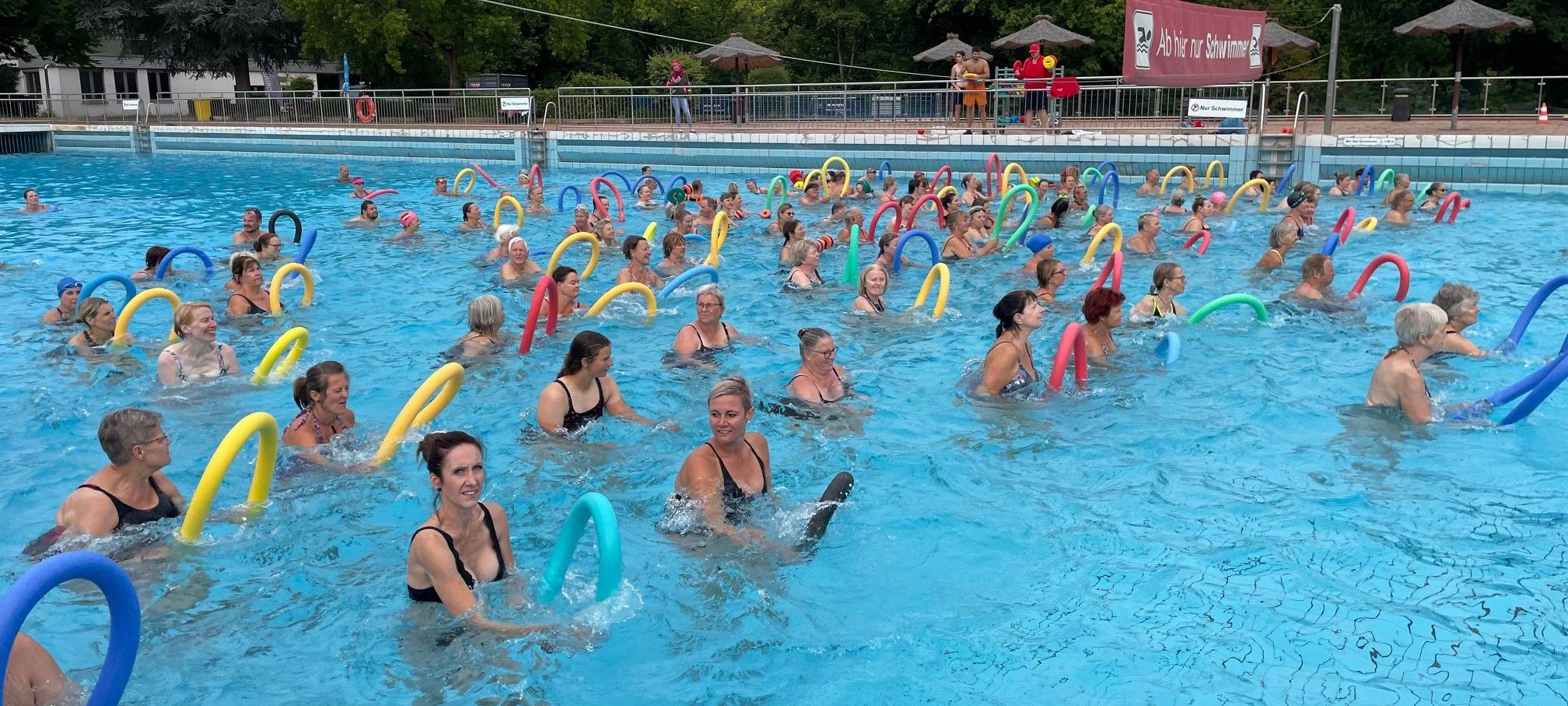 Rekordversuch in Essen beim Aqua-Power-Kurs