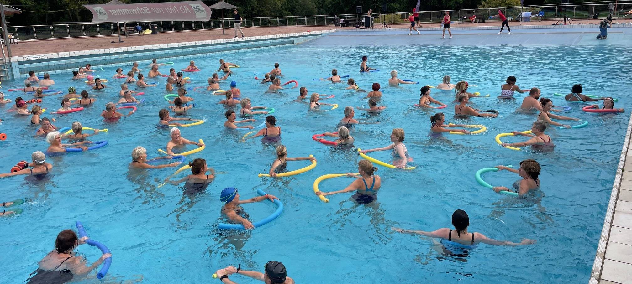 Rekordversuch in Essen beim Aqua-Power-Kurs