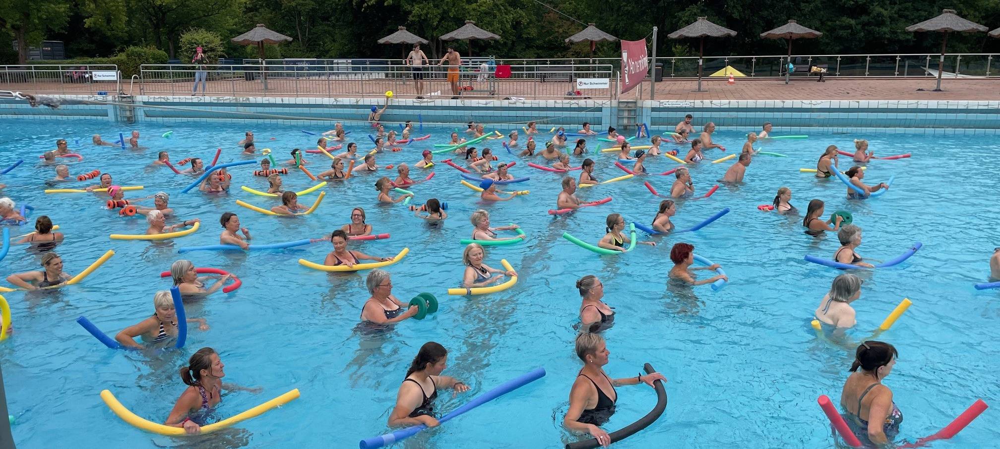 Rekordversuch in Essen beim Aqua-Power-Kurs