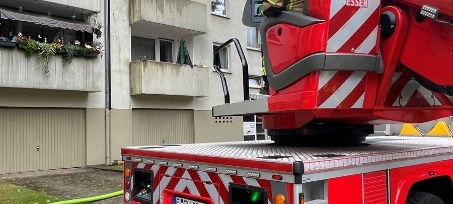 Qualm steigt aus Wohnung in Essen