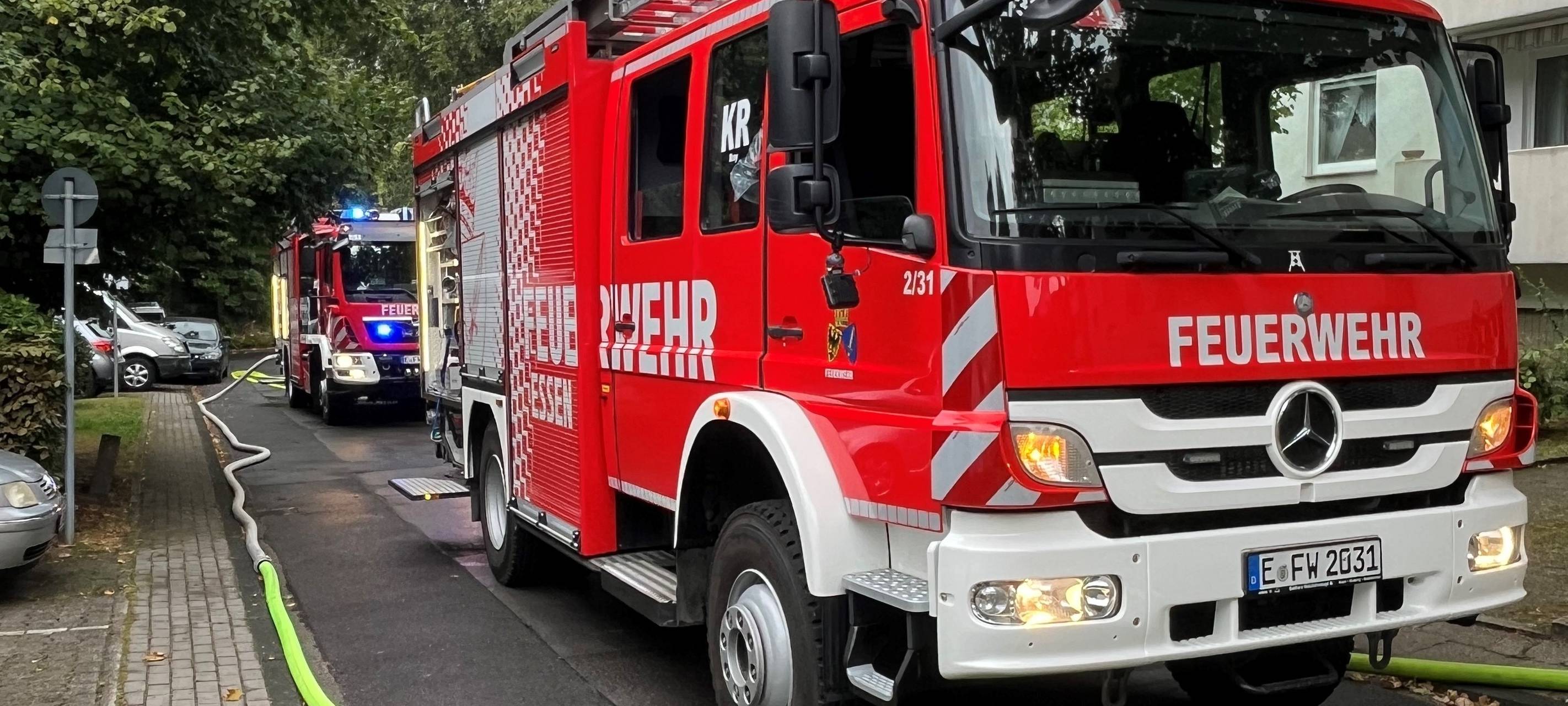 Qualm steigt aus Wohnung in Essen