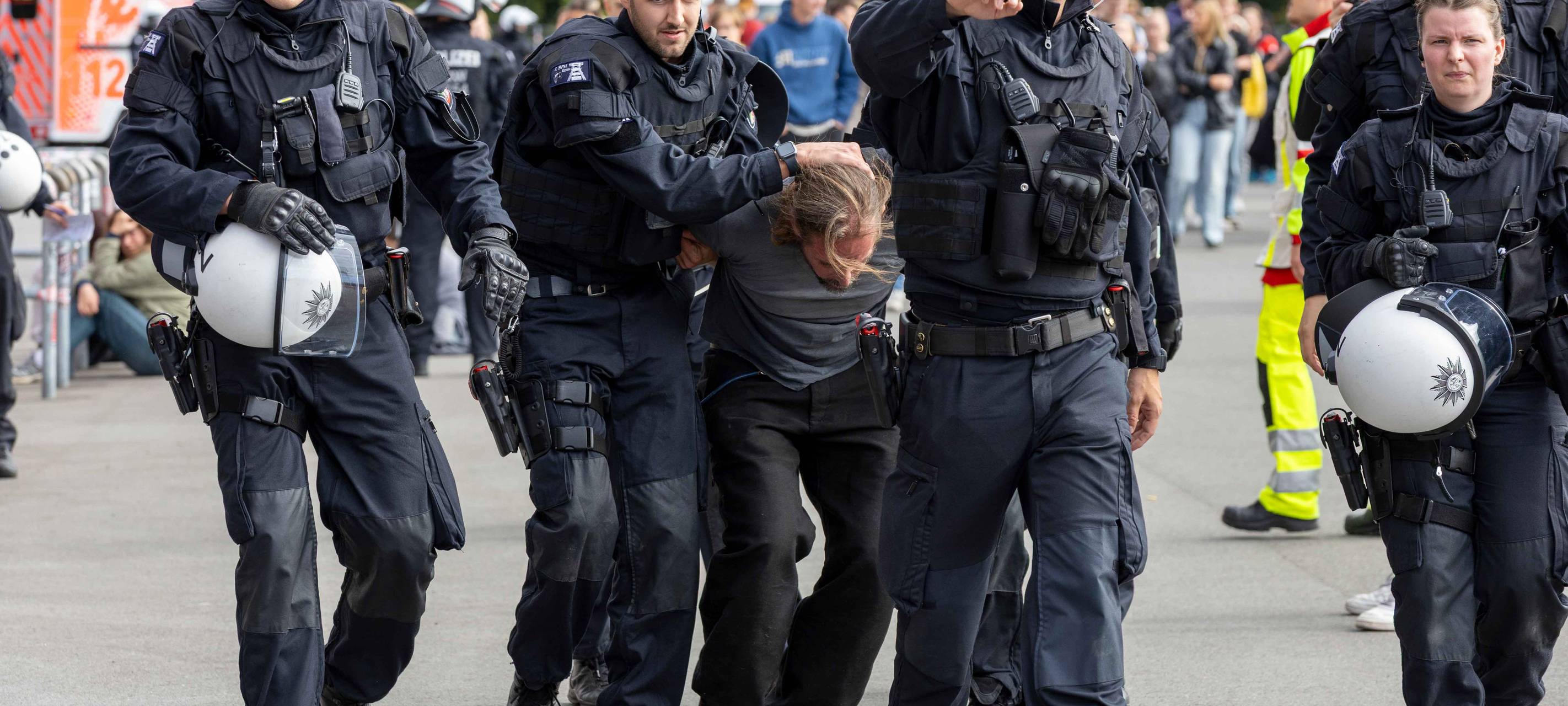 Anschlag aufs Stadion in Essen: Polizei trainiert Ernstfall