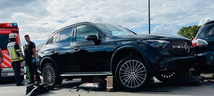 Unfall in Essen auf Parkdeck: Drei Kinder angefahren