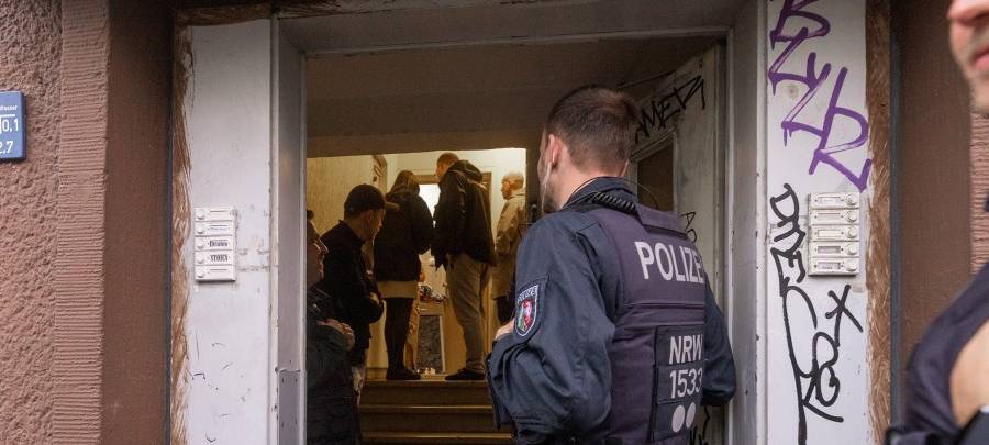 Razzia in Essen: Stadt und Polizei durchsuchen Wohnhäuser