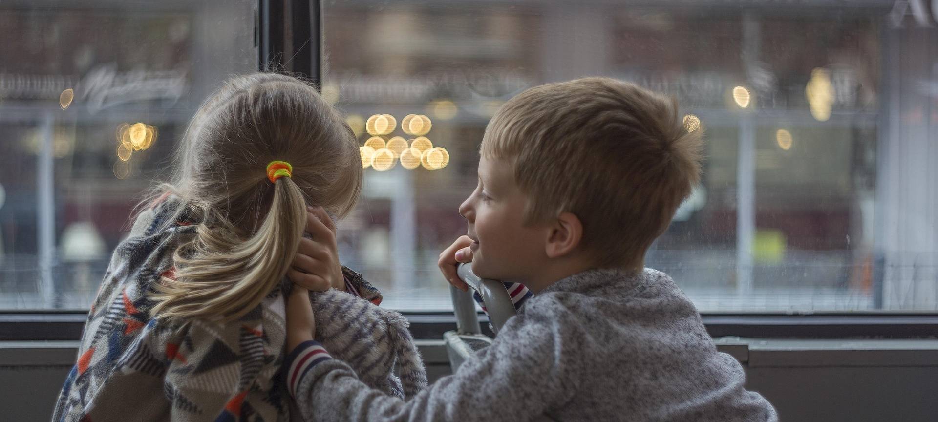 Kinder in Essen fahren kostenlos Bahn