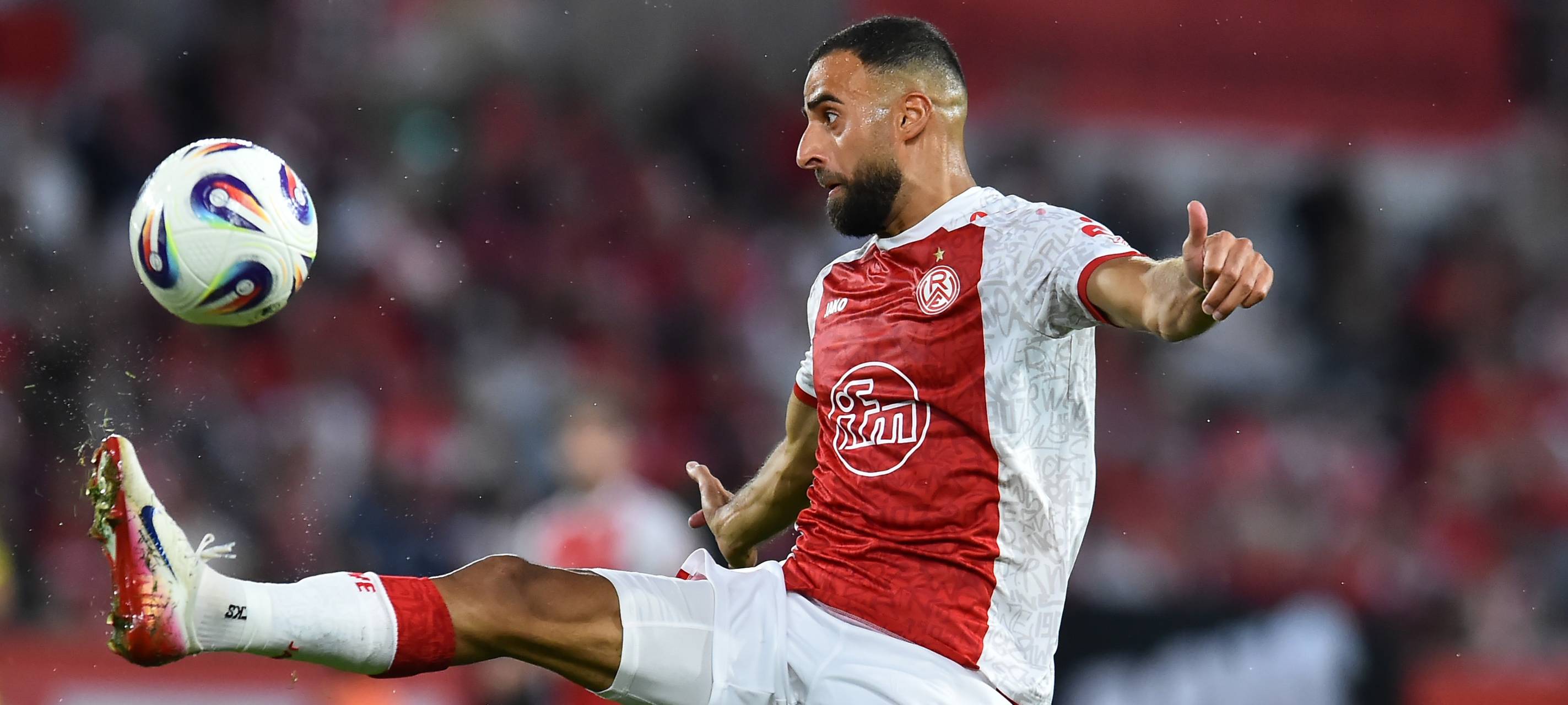 Flutlicht und drei Punkte in Essen an der Hafenstraße