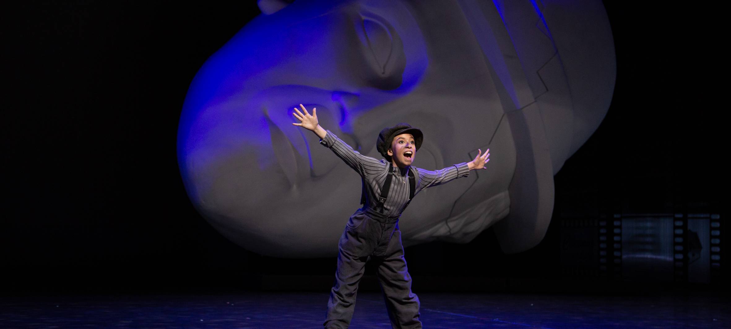 Charlie Chaplin-Hommage in Essen - 11-Jährige tanzt auf der großen Bühne