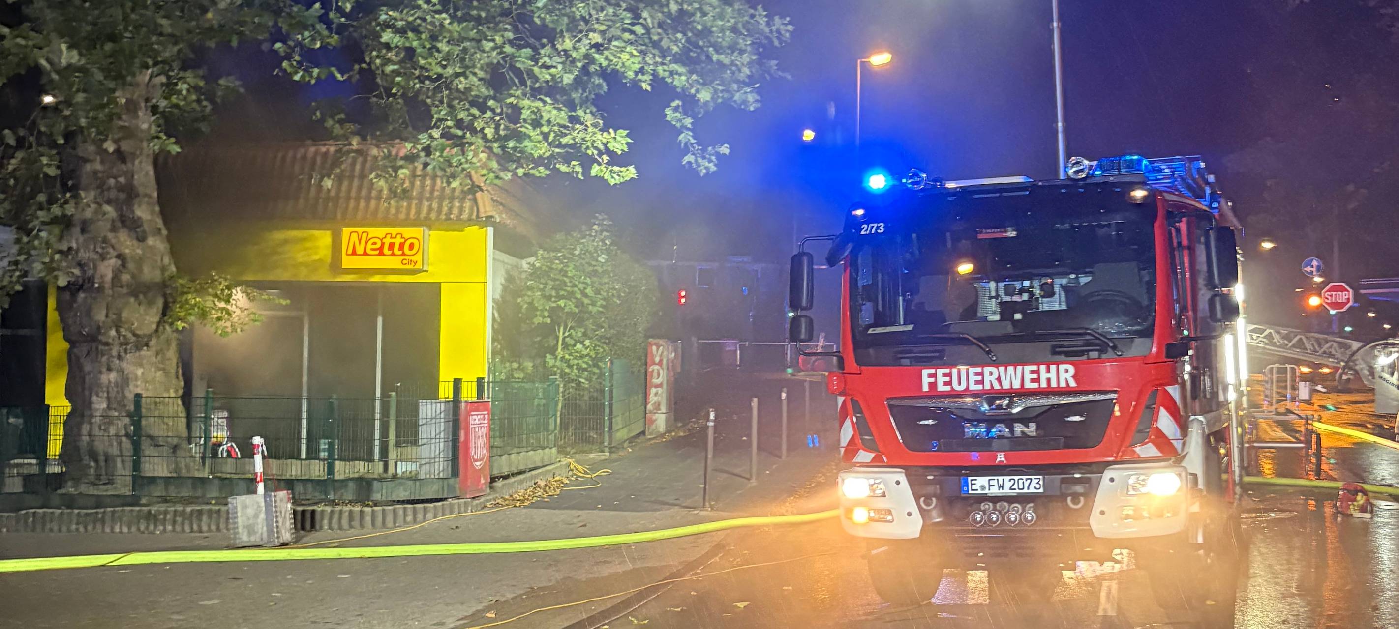 Supermarkt in Essen brennt - Feuerwehr verhindert Schlimmeres