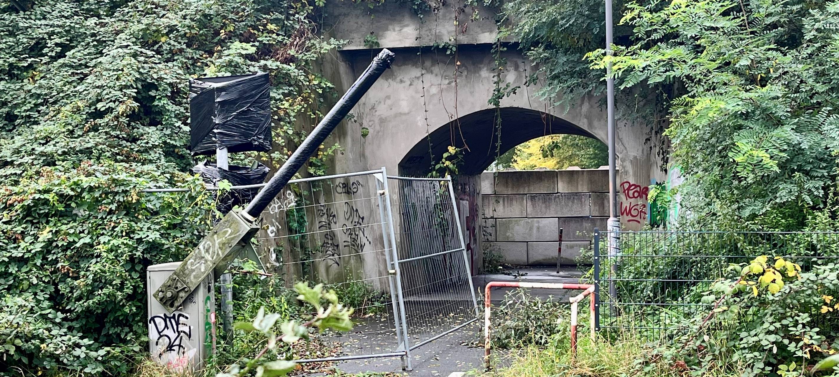 Bahnübergänge in Essen bleiben zugemauert
