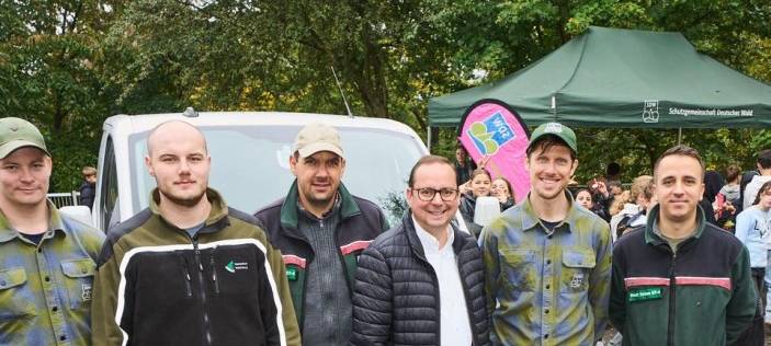 Schüler in Essen pflanzen viele neue Bäume