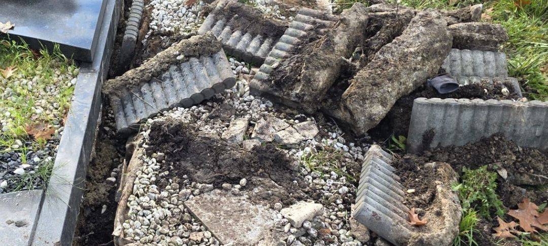 Gräber in Essen beschädigt - Polizei sucht Zeugen