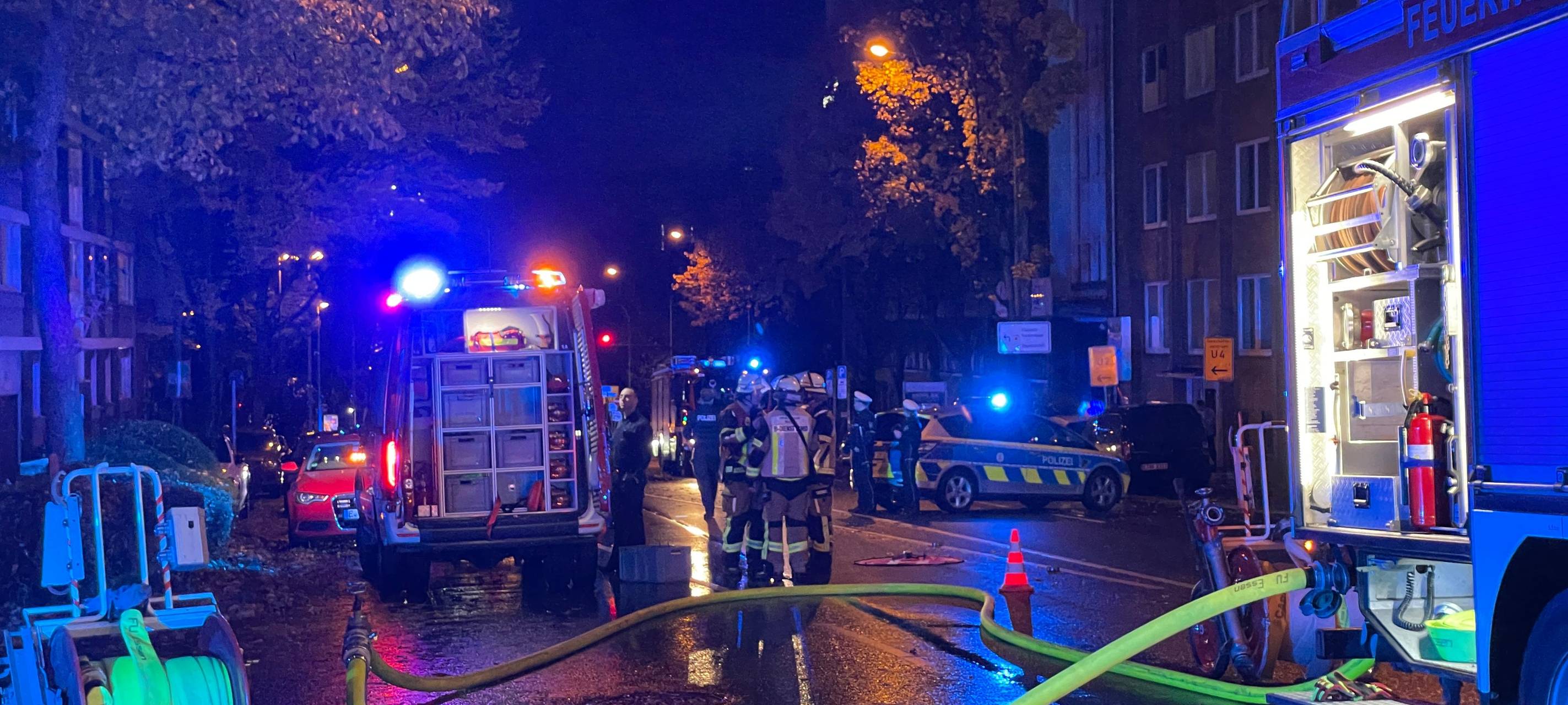 Großeinsatz in Essen: Dachstuhl in Flammen