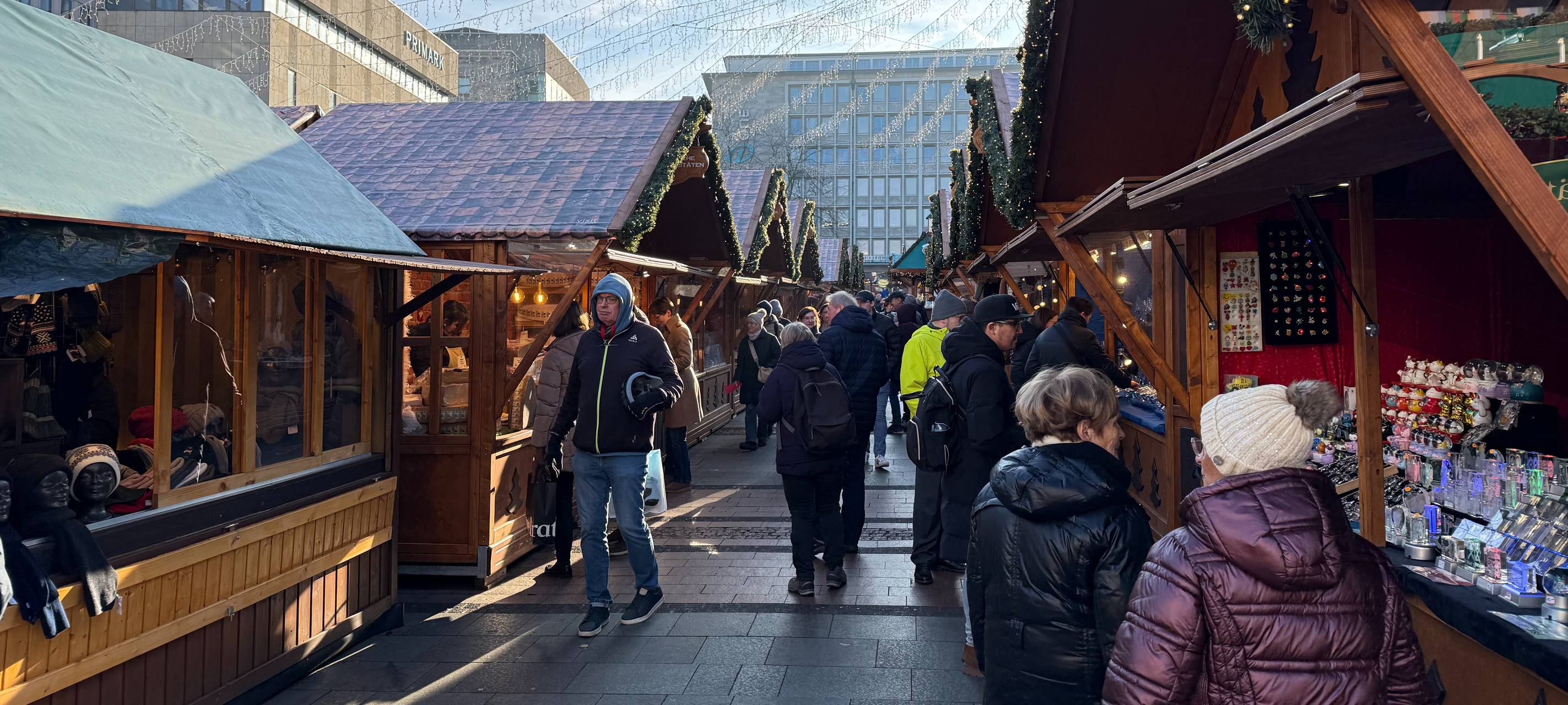 Weihnachtsmarkt-Challenge in Essen: Wie weit mit 50 Euro?