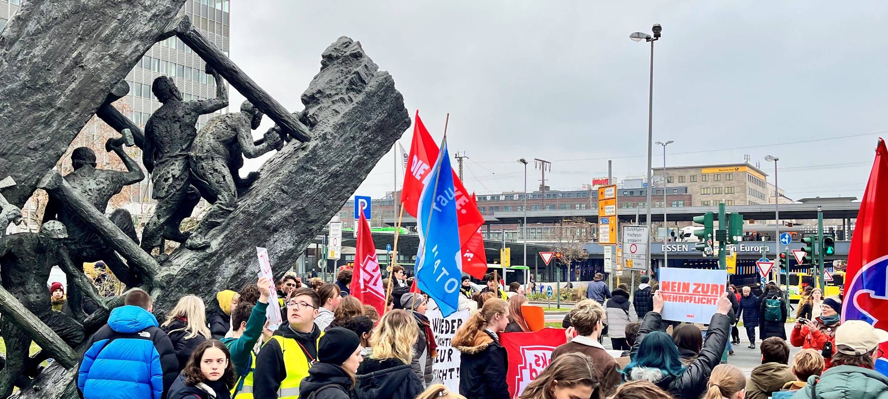 Schulstreik in Essen: Demo gegen die Wehrpflicht