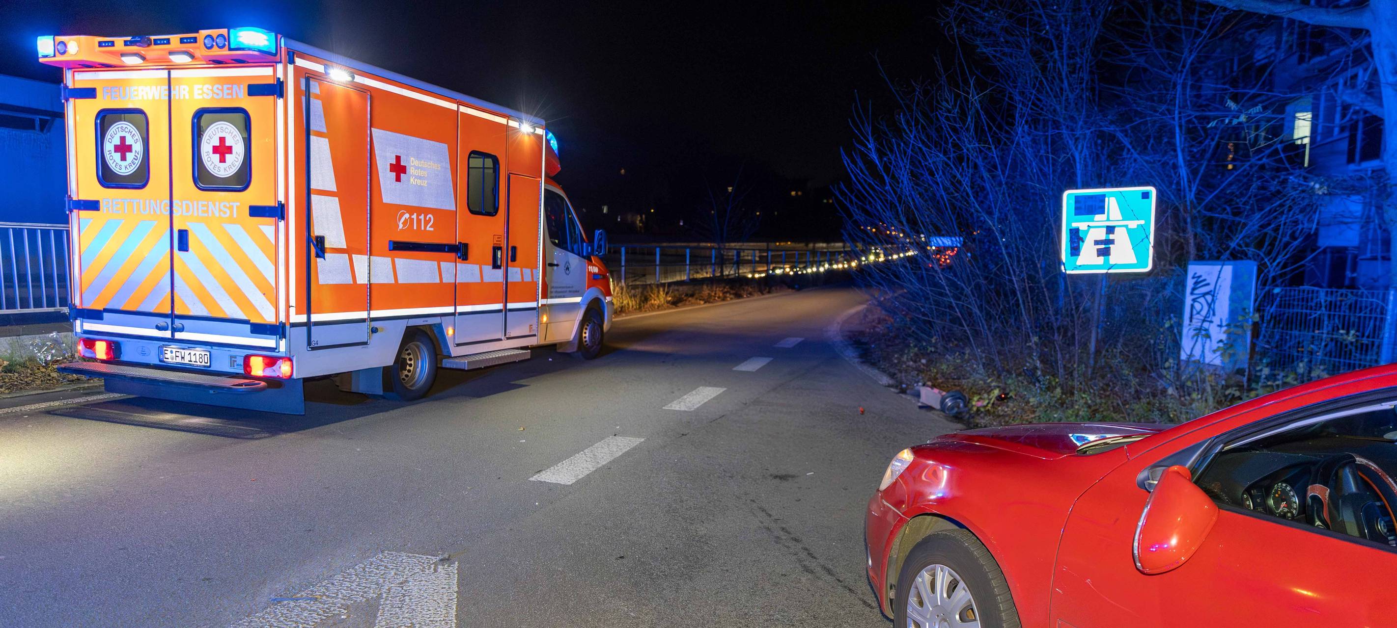 E-Scooter-Fahrt in Essen endet auf einer Motorhaube