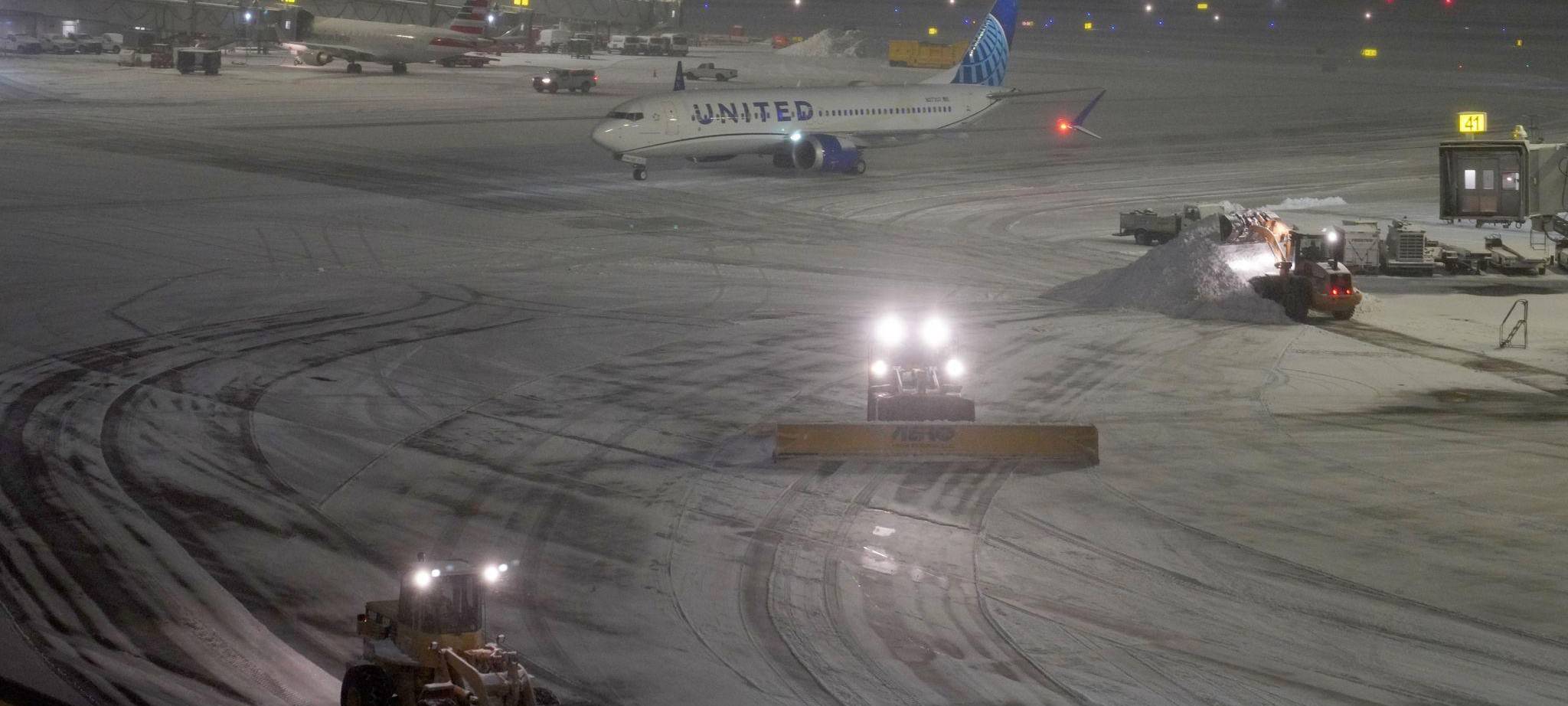 Wintersturm im Nordosten der USA - Flughafen New York