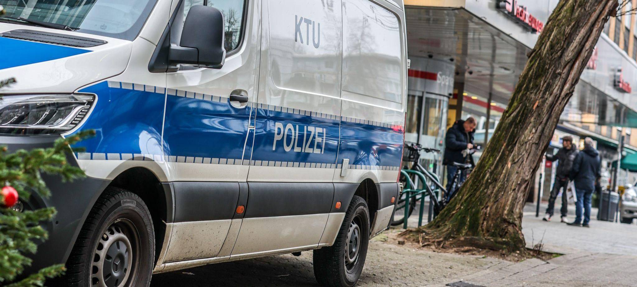 Nach Bankeinbruch - Tresorraum mit Bohrer aufgebrochen