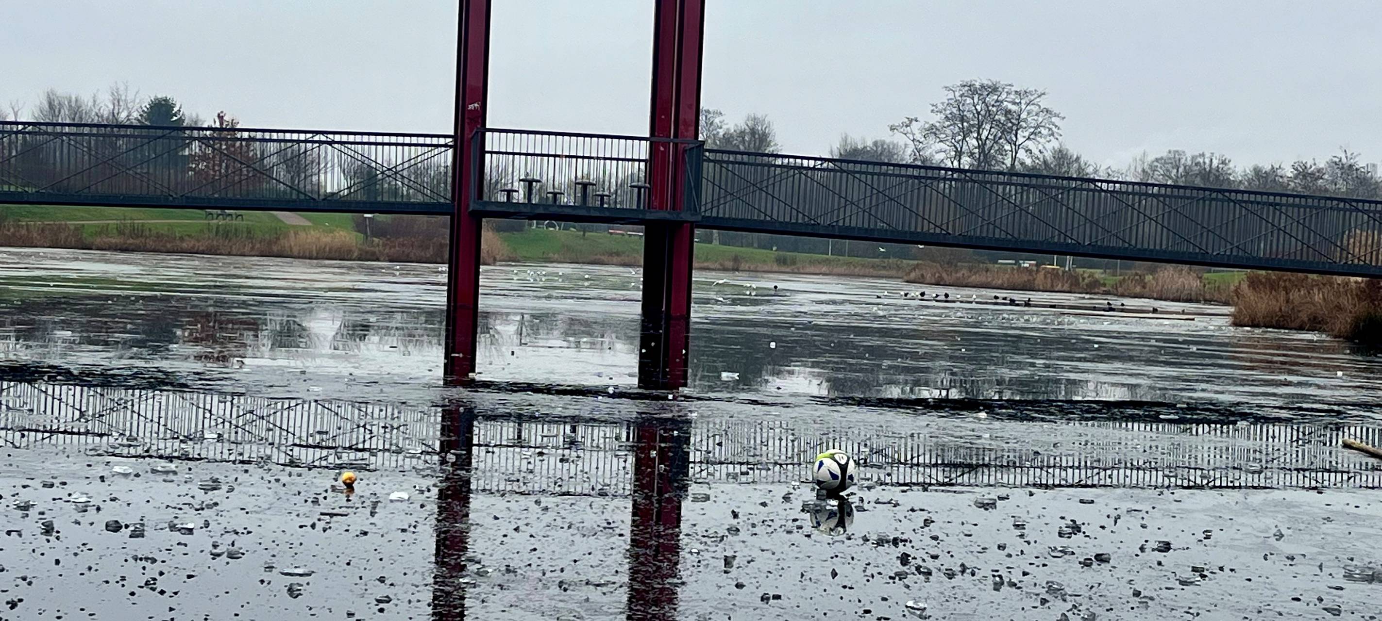 Eisflächen auf Gewässern rund um Essen: Ruhrverband warnt!