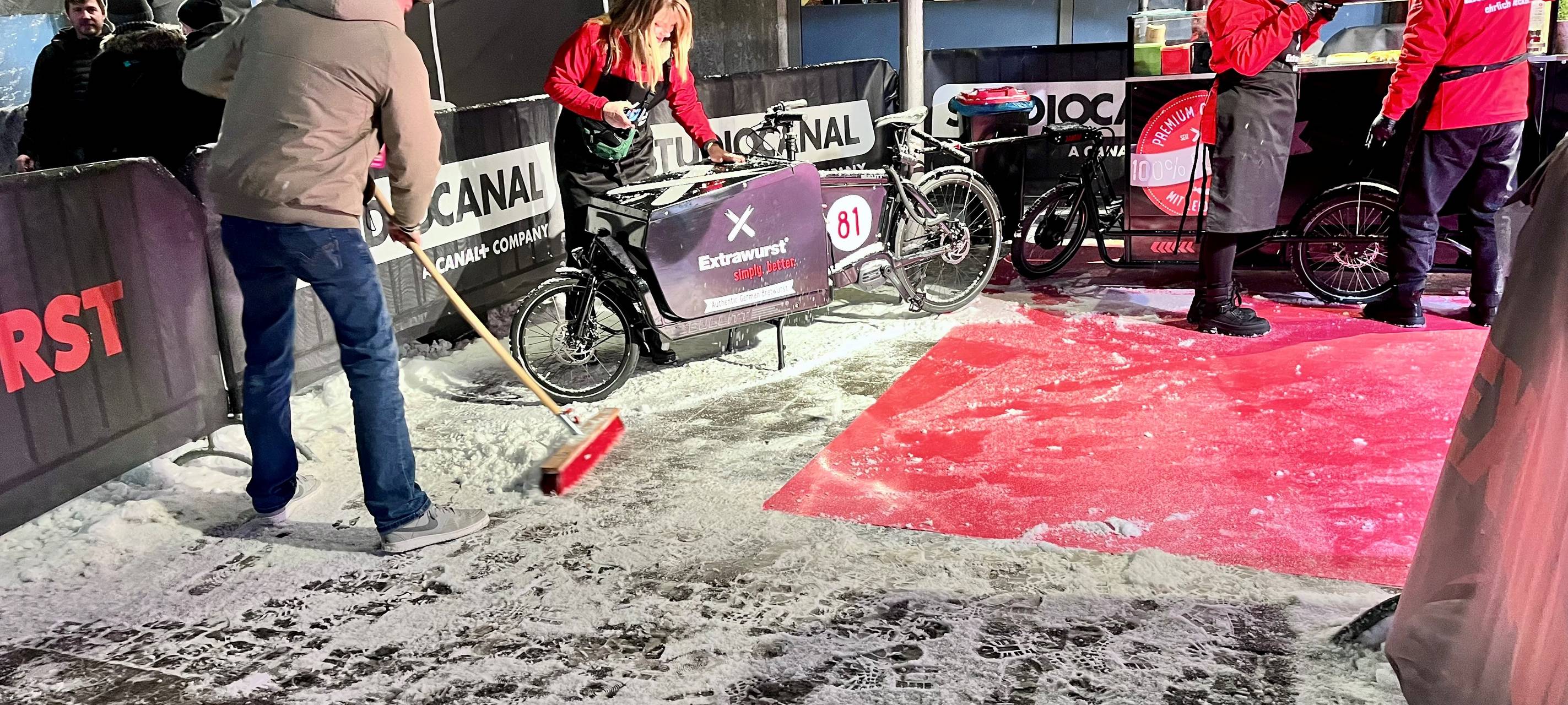 Premiere in Essen - Hape Kerkeling und Co. feiern "Extrawurst"