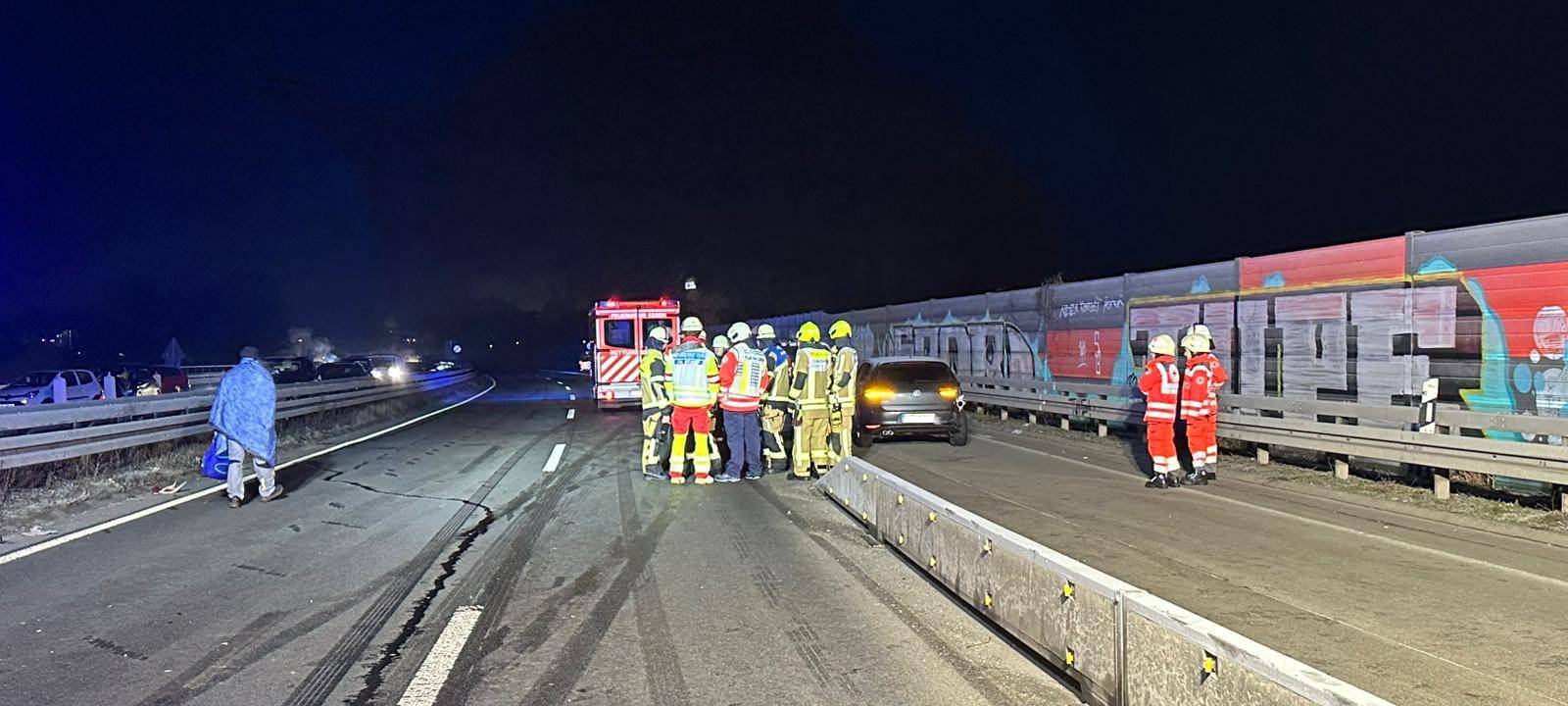 Massenkarambolage in Essen - Feuerwehr im Großeinsatz