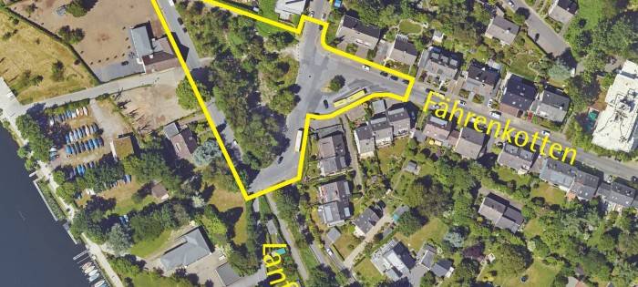 Modernere Bushaltestelle in Essen am Baldeneysee