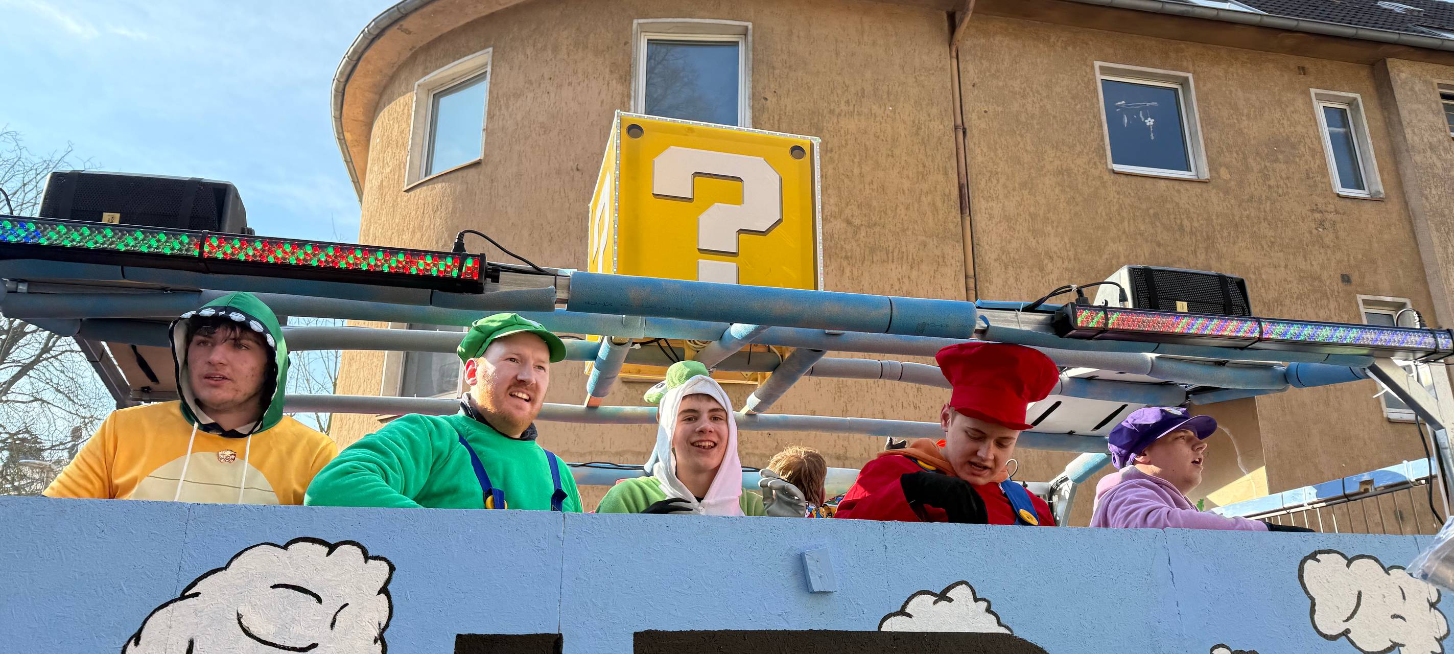 "Alles wie immer": Karnevalsumzug in Essen auch sonntags ein Erfolg