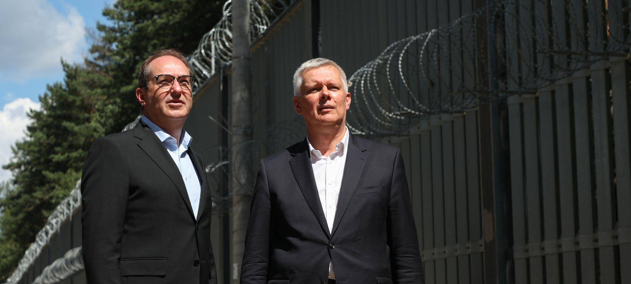 Bundesinnenminister Dobrindt besucht Polen