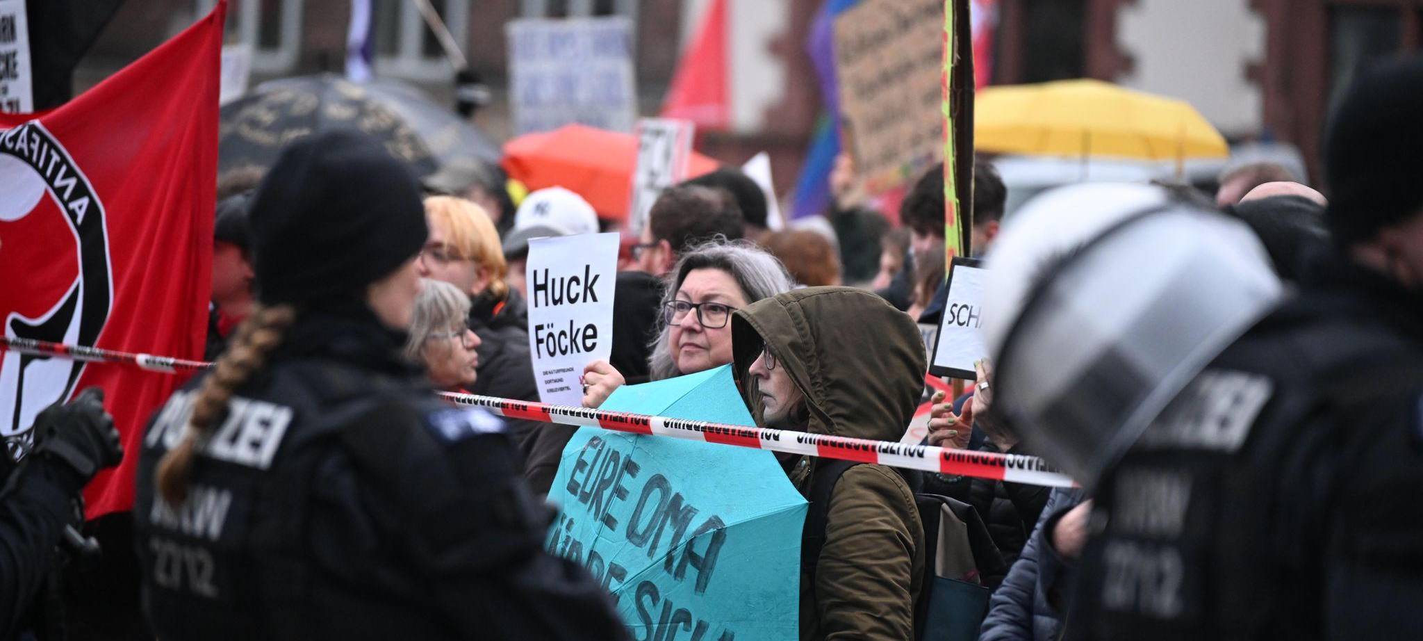 Proteste gegen Höcke-Rede